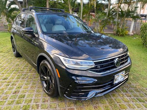 Used 2023 Volkswagen Tiguan SE R-Line FWD image 1