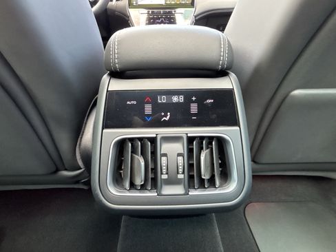 Used 2025 Maserati Grecale Trofeo AWD/4WD image 42
