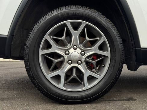 Used 2019 Jeep Grand Cherokee Limited w/ Luxury Group II image 17