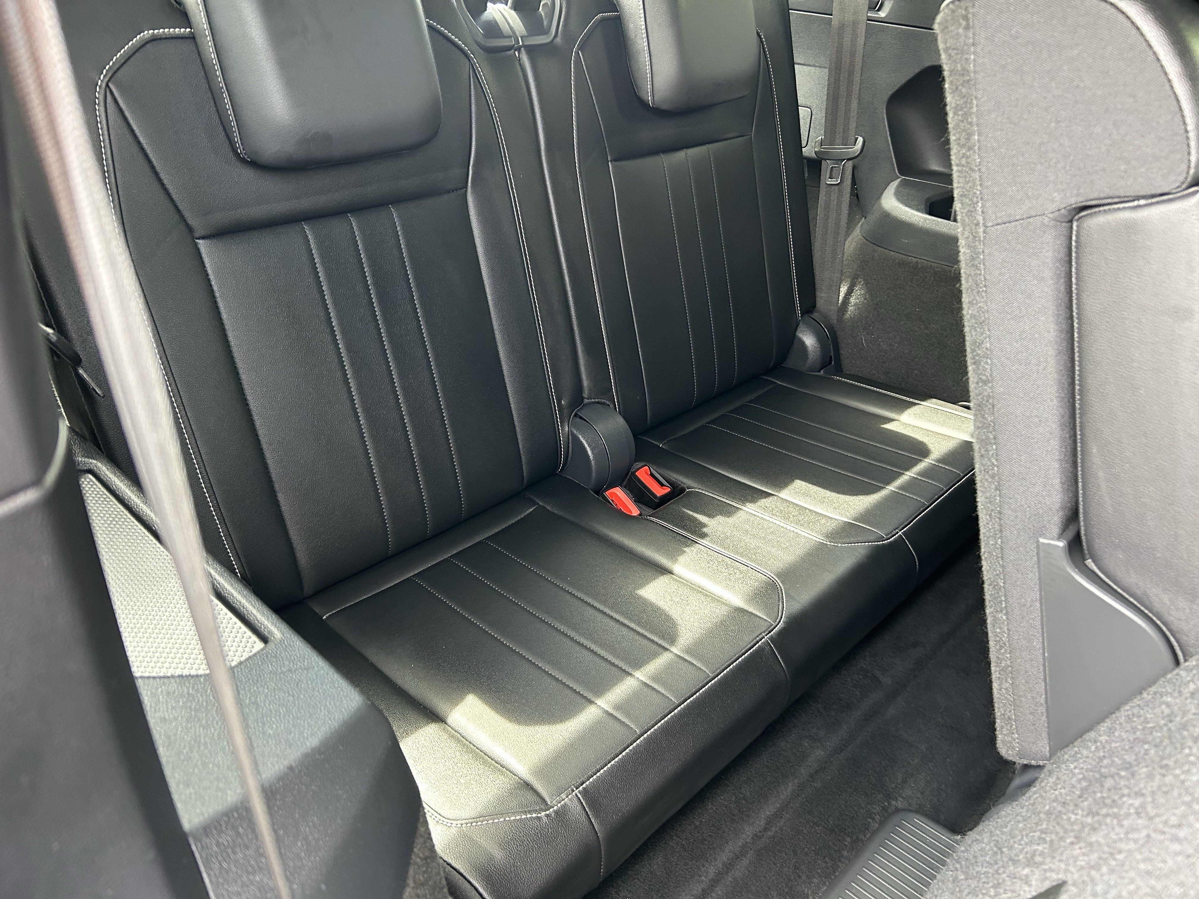 Used 2024 Volkswagen Tiguan SE R-Line FWD image 12