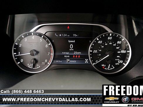 Used 2024 Nissan Titan SV w/ SV Convenience Package image 14