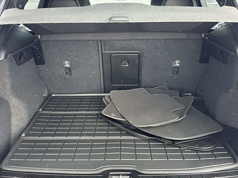 Certified 2023 Volvo XC40 B5 Plus w/ Driver Assist Package image 31