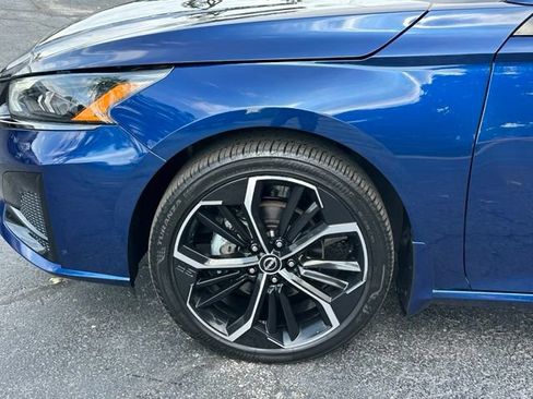 Used 2024 Nissan Altima 2.5 SR AWD/4WD image 7