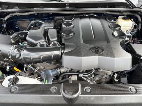Used 2016 Toyota 4Runner Trail Premium AWD/4WD image 8