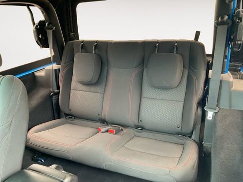 Used 2021 Jeep Wrangler Rubicon AWD/4WD image 13