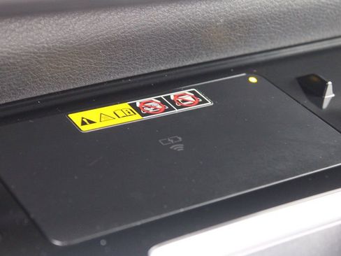 Used 2025 Toyota Sienna Platinum image 44