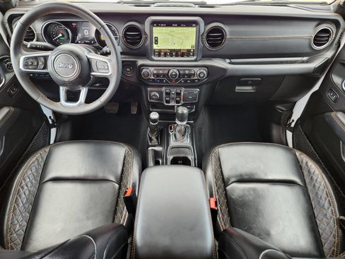 Used 2023 Jeep Wrangler Unlimited Sahara AWD/4WD image 34