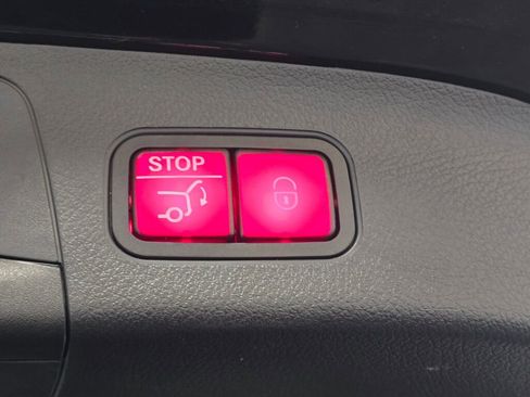 Used 2025 Mercedes-Benz GLA 250 4MATIC image 22