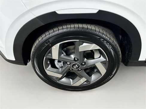 New 2025 Hyundai Venue Limited image 19