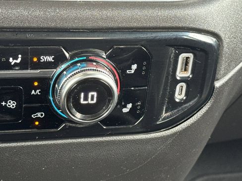 Used 2025 GMC Sierra 1500 SLT AWD/4WD image 28