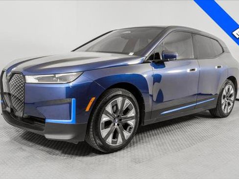 Used 2024 BMW iX xDrive50 w/ Luxury Package AWD/4WD image 2