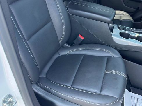 Used 2024 Chevrolet Blazer LT FWD image 27