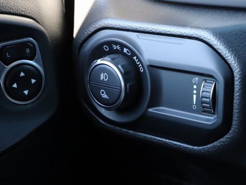 Used 2023 Jeep Gladiator Sport image 35