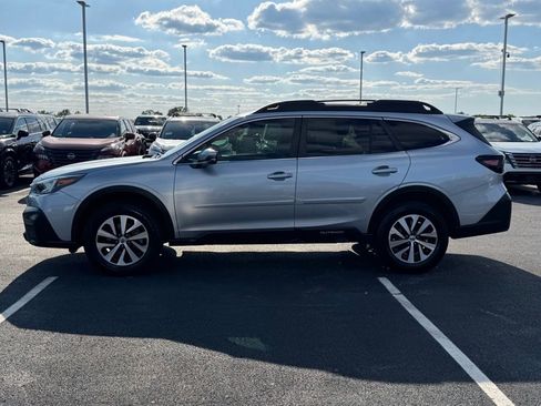 Used 2020 Subaru Outback Premium w/ Popular Package #1 AWD/4WD image 8