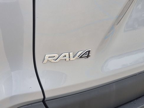 Used 2019 Toyota RAV4 Limited w/ Cold Weather Package AWD/4WD image 31