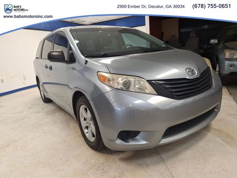 Used 2011 Toyota Sienna FWD image 19