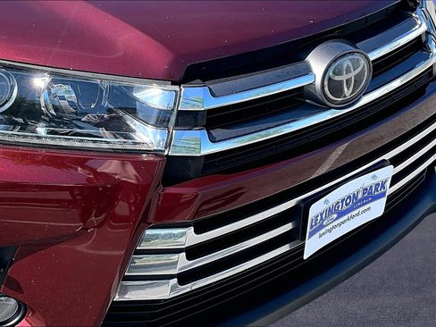 Used 2018 Toyota Highlander Limited AWD/4WD image 34