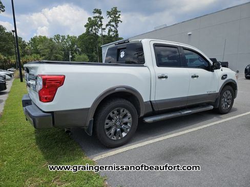 Used 2017 Nissan Titan Platinum Reserve RWD image 10