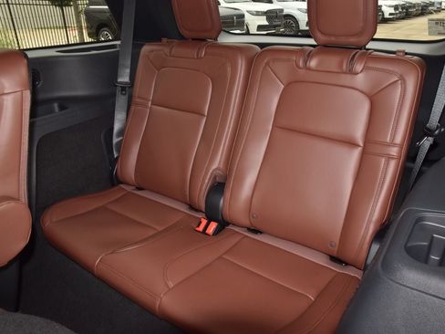 New 2026 Lincoln Aviator Reserve w/ Jet Appearance Package RWD image 15