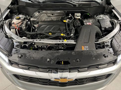 Used 2025 Chevrolet Trax LT image 62