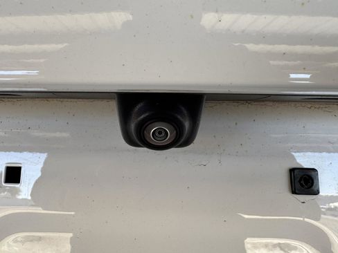 Used 2023 Chevrolet Suburban Premier image 32