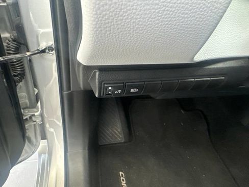 Used 2026 Toyota Corolla SE FWD image 18