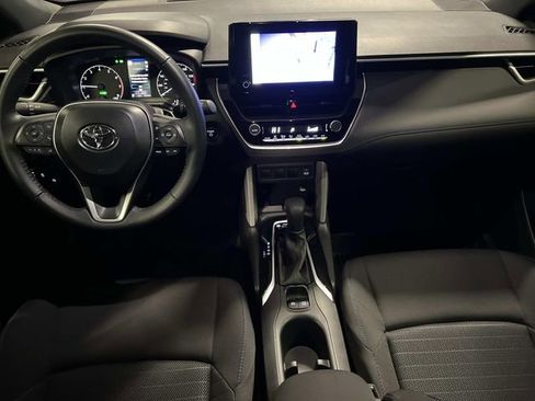 Used 2025 Toyota Corolla Cross AWD Hybrid image 23