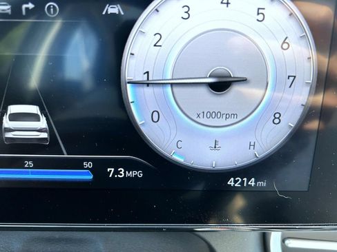 Used 2025 Hyundai Elantra Limited FWD image 16