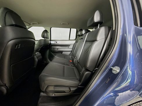 Used 2025 Hyundai Santa Fe SEL FWD image 28