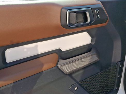 Certified 2023 Ford Bronco Outer Banks AWD/4WD image 2