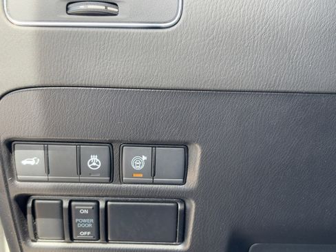 Certified 2024 Nissan Armada SL image 28