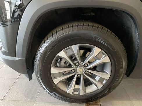 Used 2026 Chevrolet Equinox LT w/ Convenience Package II image 8