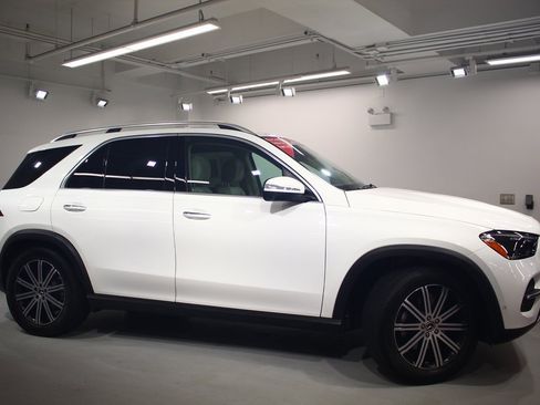 Used 2025 Mercedes-Benz GLE 350 4MATIC image 9