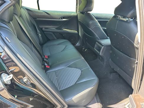 Used 2021 Toyota Camry SE FWD image 11