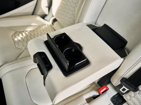 Used 2021 Lamborghini Urus image 43