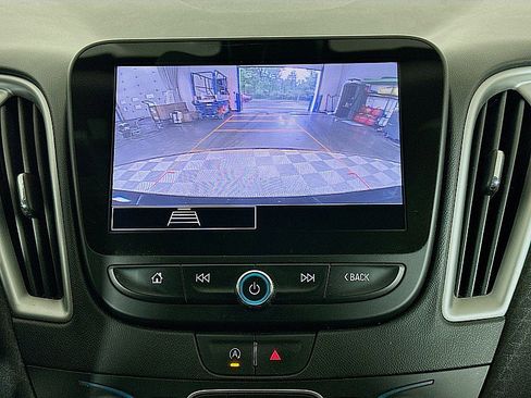 Used 2022 Chevrolet Malibu LT FWD image 15
