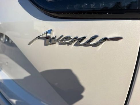 Used 2025 Buick Envision Avenir AWD/4WD image 11