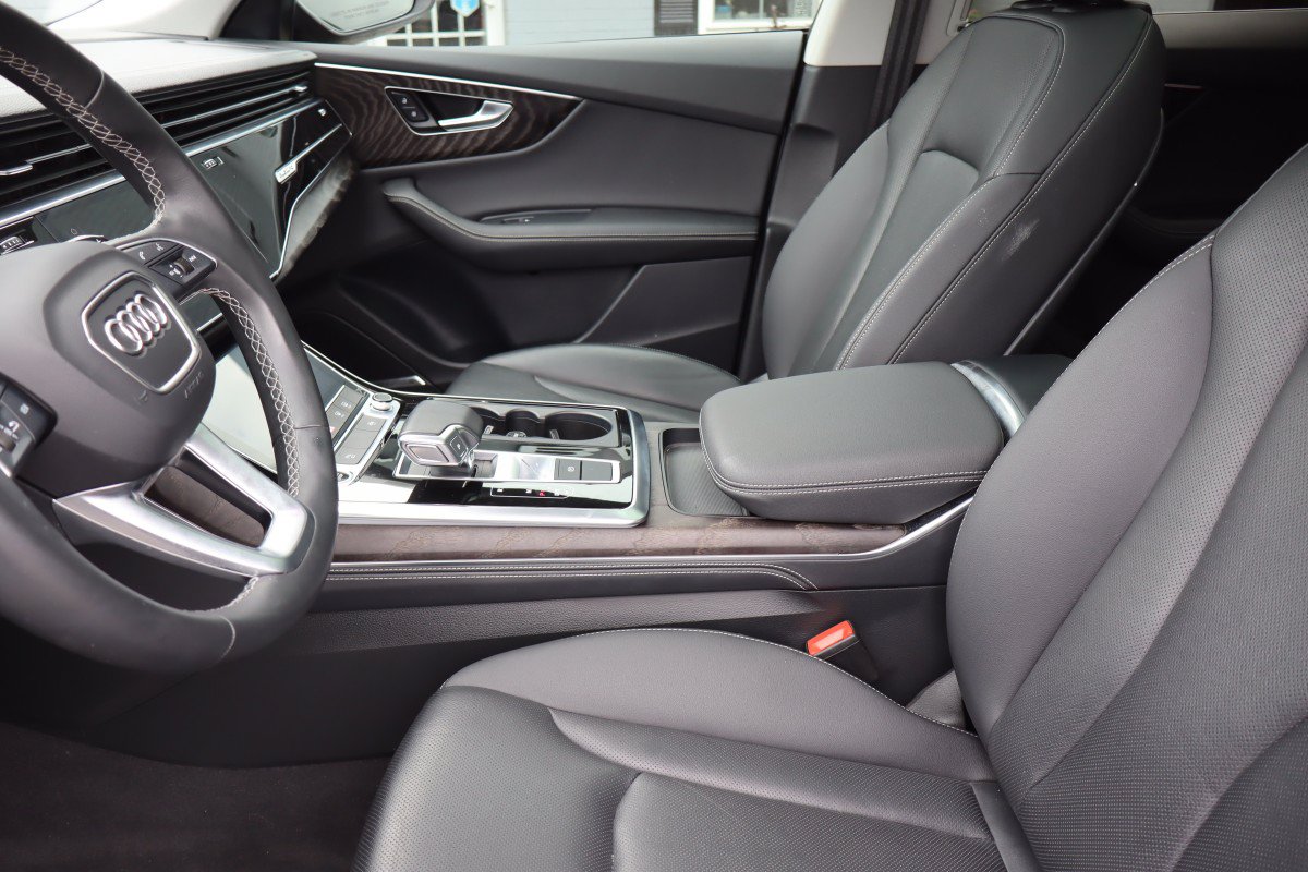 Used 2023 Audi Q8 Premium Plus AWD/4WD image 28