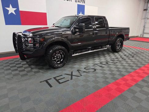 Used 2015 Ford F250 Lariat w/ Lariat Ultimate Package image 3
