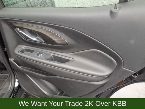 Used 2024 GMC Terrain SLT w/ Infotainment Package II image 22