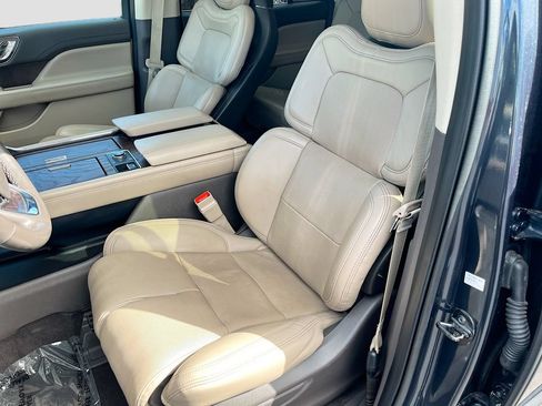 Used 2022 Lincoln Navigator L Reserve AWD/4WD image 20