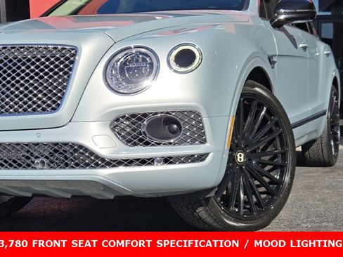 Used 2019 Bentley Bentayga image 4