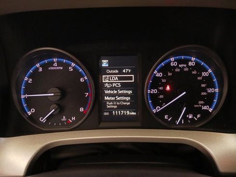 Used 2017 Toyota RAV4 LE image 18