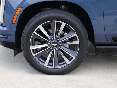 Used 2026 Cadillac Escalade Sport RWD image 11