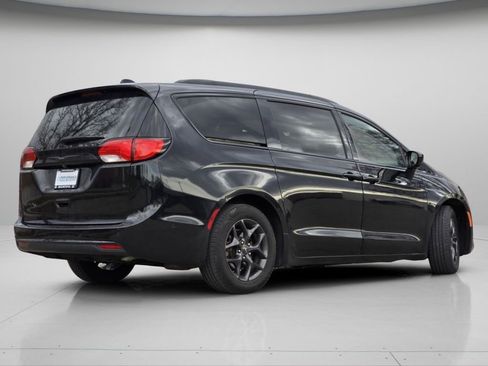 Used 2018 Chrysler Pacifica Touring-L Plus w/ Advanced Safetytec Group image 22