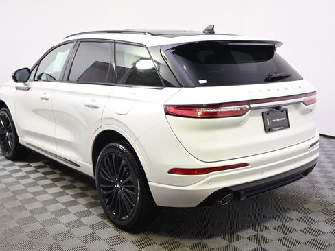 New 2026 Lincoln Corsair Premiere image 3