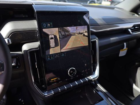 New 2026 GMC Yukon Elevation AWD/4WD image 15