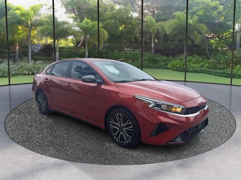Used 2022 Kia Forte GT-Line w/ GT-Line Technology Package FWD image 3