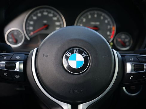 Used 2015 BMW M4 Coupe image 23