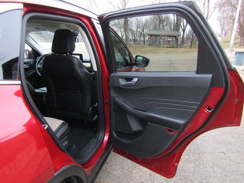 Used 2021 Ford Escape Titanium w/ Titanium Elite Package image 22